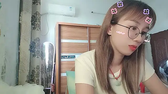 Lili 666 online show from June 24, 2026, 8:24 am