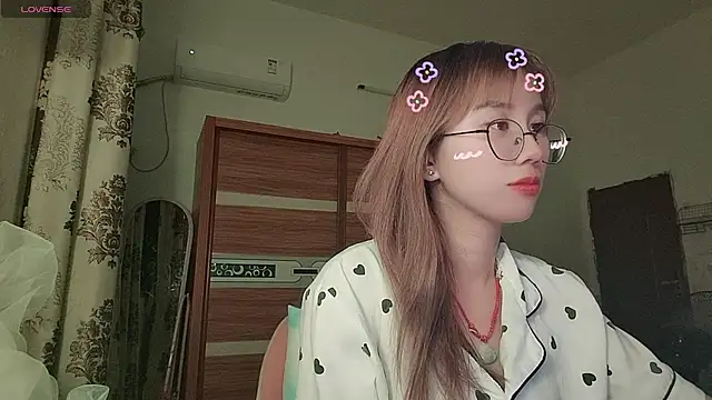 Lili 666 online show from June 29, 2026, 4:17 pm