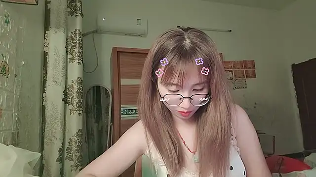Lili 666 online show from July 8, 2026, 4:51 pm