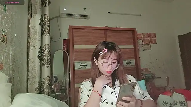 Lili 666 online show from April 21, 2026, 4:46 pm