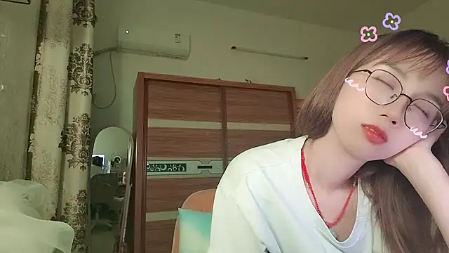 Lili 666 online show from June 24, 2026, 8:50 pm