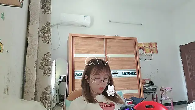 Lili 666 online show from July 13, 2026, 6:02 am
