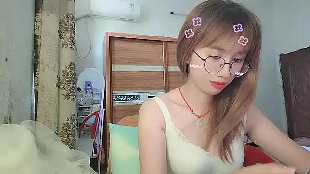 Lili 666 online show from July 24, 2026, 5:58 am