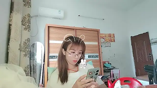 Lili 666 online show from June 28, 2026, 7:03 am