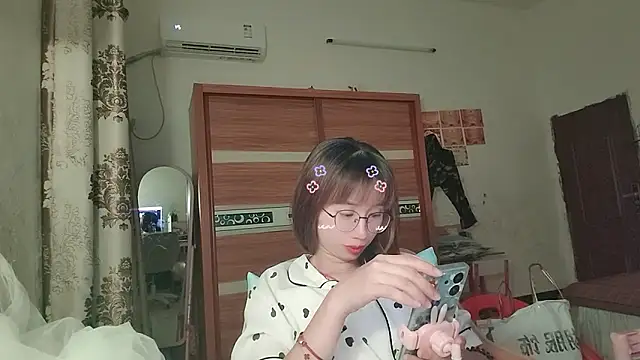 Lili 666 online show from June 22, 2026, 3:53 pm
