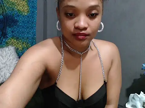 Snapshot of CREAMYCUPCAKExxx chatting on November 1, 2025, 1:23 am CREAMYCUPCAKExxx online show from November 1, 2025, 1:23 am