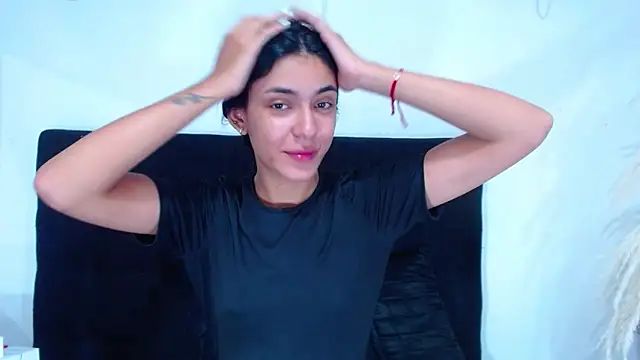 Snapshot of srta_luciana chatting on June 19, 2026, 12:11 pm srta luciana online show from June 19, 2026, 12:11 pm