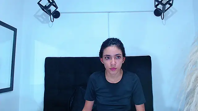 Snapshot of srta_luciana chatting on July 17, 2026, 12:24 pm srta luciana online show from July 17, 2026, 12:24 pm