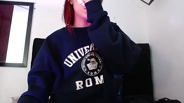 Snapshot of srta_luciana chatting on March 11, 2026, 12:10 pm srta luciana online show from March 11, 2026, 12:10 pm