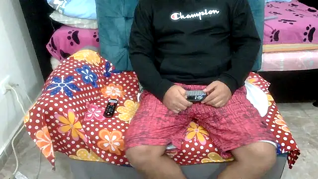 Snapshot of Boycuriousxxx chatting on July 31, 2026, 11:42 am Boycuriousxxx online show from July 31, 2026, 11:42 am
