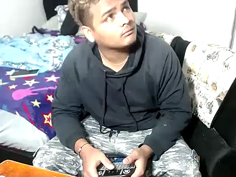 Snapshot of Boycuriousxxx chatting on October 7, 2025, 1:23 pm Boycuriousxxx online show from October 7, 2025, 1:23 pm