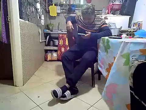 Snapshot of Boycuriousxxx chatting on November 9, 2025, 12:31 pm Boycuriousxxx online show from November 9, 2025, 12:31 pm