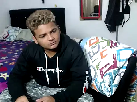 Snapshot of Boycuriousxxx chatting on October 9, 2025, 1:22 pm Boycuriousxxx online show from October 9, 2025, 1:22 pm