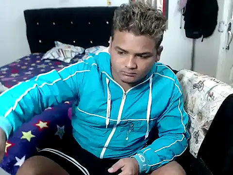 Snapshot of Boycuriousxxx chatting on October 10, 2025, 1:01 pm Boycuriousxxx online show from October 10, 2025, 1:01 pm