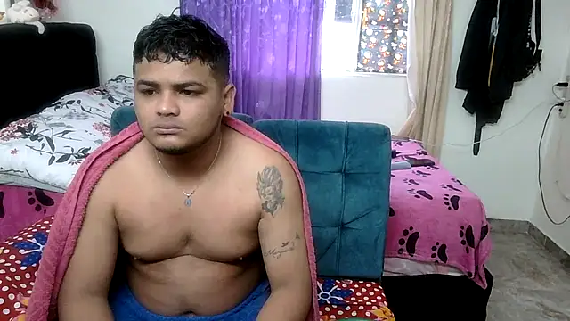 Snapshot of Boycuriousxxx chatting on July 18, 2026, 12:36 pm Boycuriousxxx online show from July 18, 2026, 12:36 pm