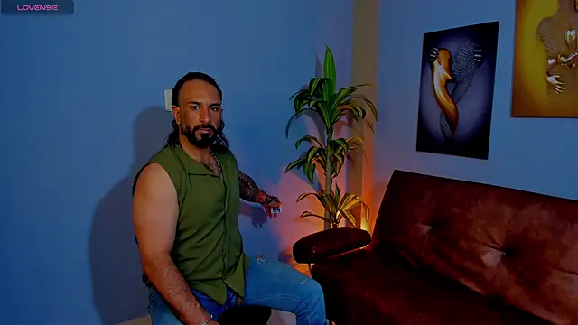 Snapshot of mr_maik chatting on November 9, 2025, 5:50 pm mr maik online show from November 9, 2025, 5:50 pm