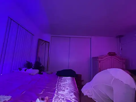 Onlypawzz online show from March 19, 2026, 5:18 am