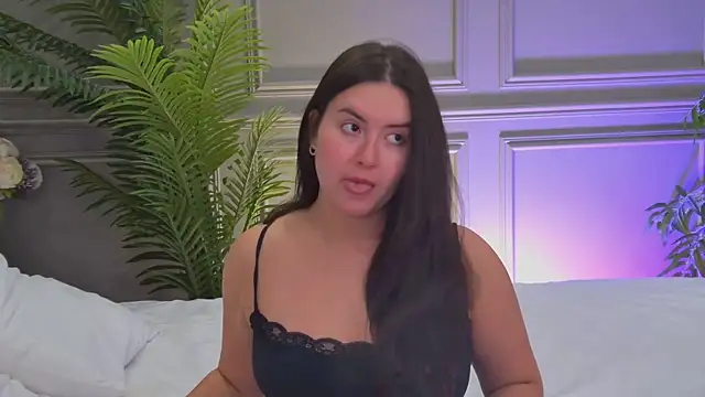 Snapshot of TrishaWinslet chatting on November 30, 2025, 5:19 am TrishaWinslet online show from November 30, 2025, 5:19 am