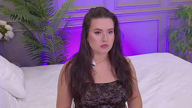 Snapshot of TrishaWinslet chatting on November 14, 2025, 6:28 am TrishaWinslet online show from November 14, 2025, 6:28 am