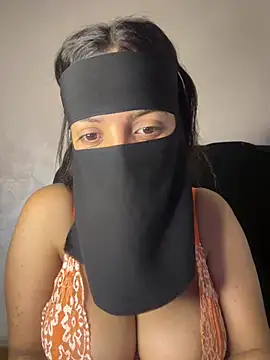 Snapshot of Narimane_maroc chatting on June 12, 2026, 2:31 am Narimane maroc online show from June 12, 2026, 2:31 am