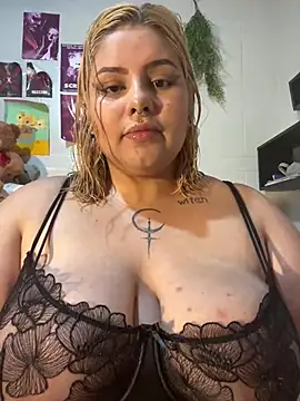 Snapshot of CrisyFerreira chatting on March 2, 2025, 7:19 pm CrisyFerreira online show from March 2, 2025, 7:19 pm