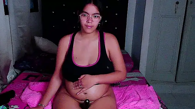 Snapshot of Victoriacarmo chatting on February 13, 2025, 11:04 pm Victoriacarmo online show from February 13, 2025, 11:04 pm