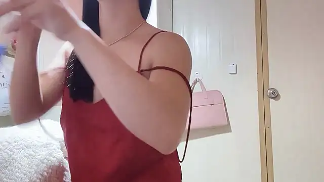 LinhChi 9x online show from February 16, 2026, 1:48 am