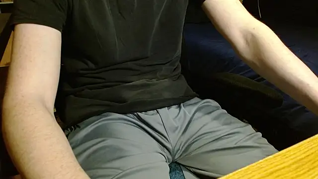 Snapshot of readytocome90 chatting on March 26, 2026, 1:04 am readytocome90 online show from March 26, 2026, 1:04 am