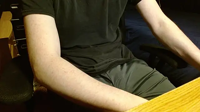 Snapshot of readytocome90 chatting on April 8, 2026, 11:17 pm readytocome90 online show from April 8, 2026, 11:17 pm