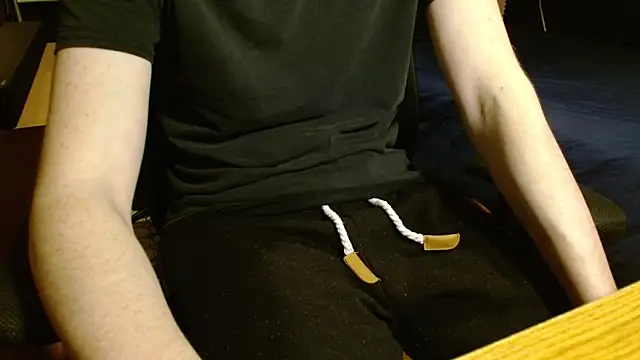 Snapshot of readytocome90 chatting on April 12, 2026, 12:36 am readytocome90 online show from April 12, 2026, 12:36 am