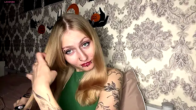 Snapshot of MarthaGees chatting on November 6, 2025, 4:55 pm MarthaGees online show from November 6, 2025, 4:55 pm