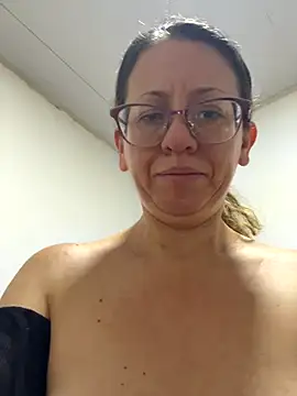 Snapshot of miss_hanna07 chatting on October 7, 2025, 11:22 am miss hanna07 online show from October 7, 2025, 11:22 am