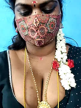 Snapshot of mayaa2u chatting on June 9, 2026, 7:26 pm mayaa2u online show from June 9, 2026, 7:26 pm