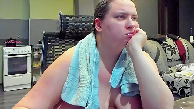 1lindsey1 online show from October 7, 2025, 7:37 pm