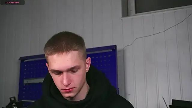 dustyn fox online show from December 22, 2025, 3:34 pm