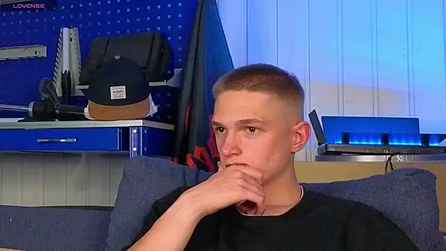 Snapshot of dustyn_fox chatting on October 10, 2025, 4:41 pm dustyn fox online show from October 10, 2025, 4:41 pm