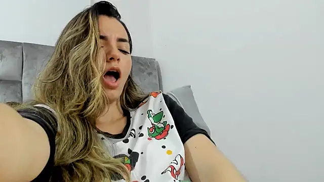 baby-miah online show from February 9, 2025, 8:32 am