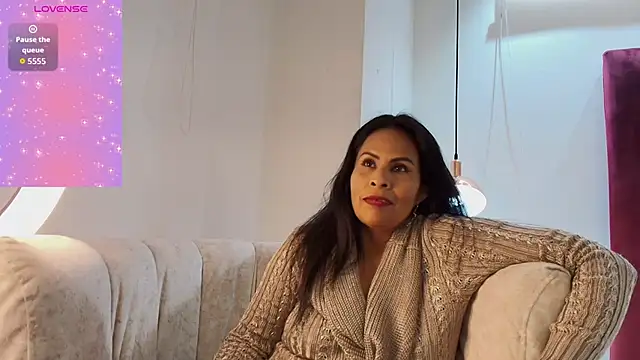 Snapshot of Anthonelaa__ chatting on June 10, 2026, 8:32 pm Anthonelaa online show from June 10, 2026, 8:32 pm