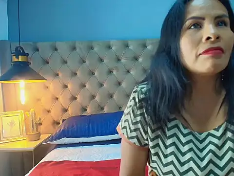Anthonelaa   online show from April 25, 2026, 7:55 pm