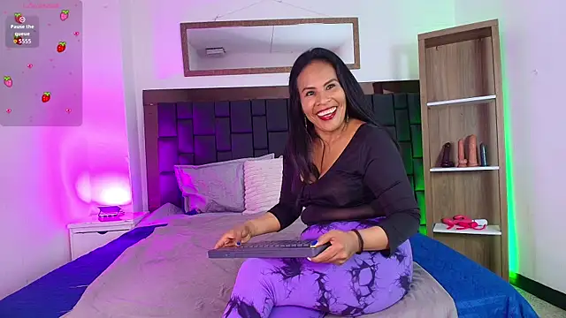 Snapshot of Anthonelaa__ chatting on June 25, 2026, 7:30 pm Anthonelaa online show from June 25, 2026, 7:30 pm