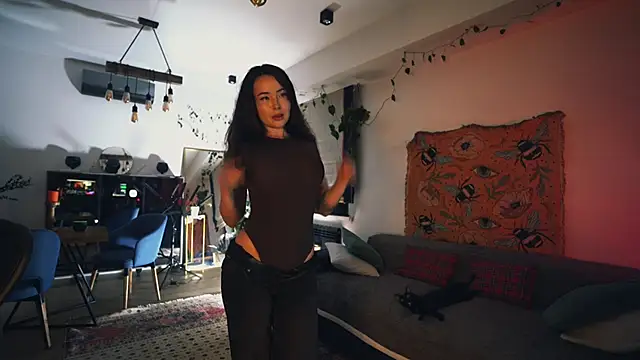 Snapshot of Leona_Mell chatting on November 27, 2025, 8:31 pm Leona Mell online show from November 27, 2025, 8:31 pm