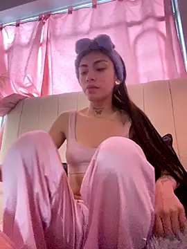 Snapshot of Effy_Bonny chatting on October 22, 2025, 5:01 pm Effy Bonny online show from October 22, 2025, 5:01 pm