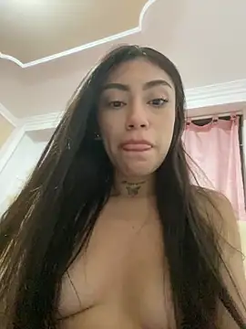 Snapshot of Effy_Bonny chatting on October 18, 2025, 2:46 am Effy Bonny online show from October 18, 2025, 2:46 am