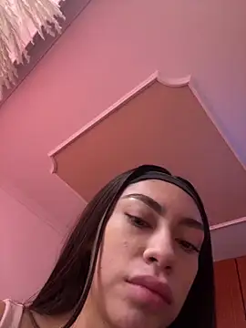 Snapshot of Effy_Bonny chatting on October 21, 2025, 3:33 pm Effy Bonny online show from October 21, 2025, 3:33 pm