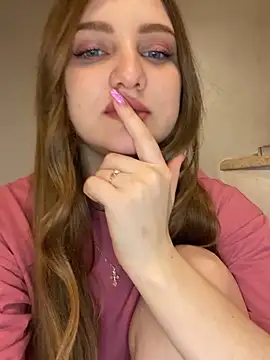 MollyDolle online show from December 19, 2024, 5:08 pm