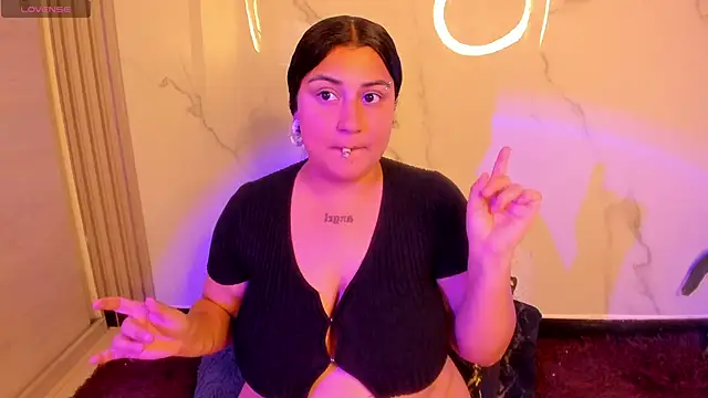 dayan silva  online show from May 2, 2026, 4:07 am