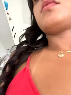 izaadoravs online show from October 29, 2025, 5:45 pm