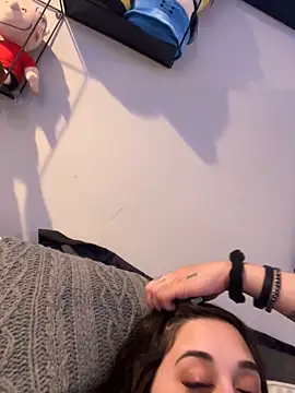 ThicBunz online show from March 16, 2025, 2:21 am
