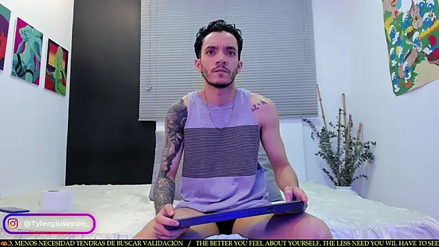 Tylergiuseppe  online show from February 19, 2025, 9:36 pm