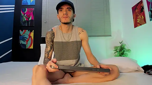 Tylergiuseppe  online show from September 20, 2025, 5:29 pm